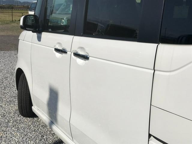 N-BOXカスタム ターボ ターボ 両側パワースライドドア パドルシフト 運転席・助手席シートヒーター ロールサンシェード シートバックテーブル Honda SENSING LEDヘッドライト 15インチAW USBポート(18枚目)