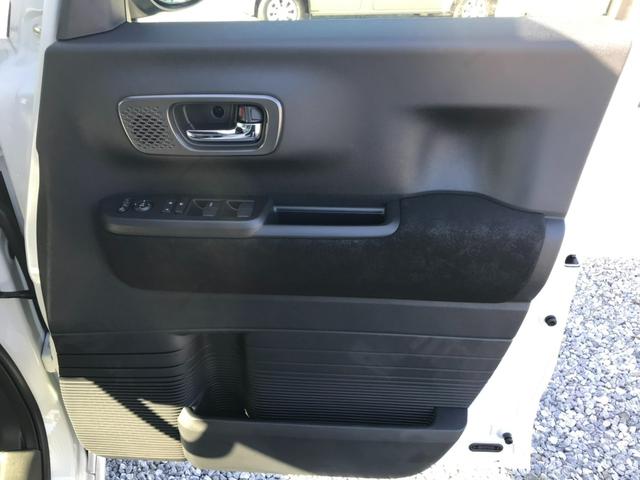 N-BOXカスタム ターボ ターボ 両側パワースライドドア パドルシフト 運転席・助手席シートヒーター ロールサンシェード シートバックテーブル Honda SENSING LEDヘッドライト 15インチAW USBポート(27枚目)