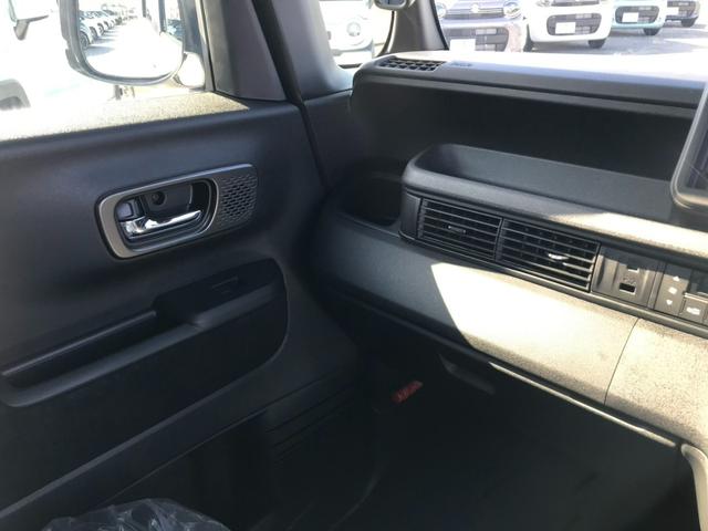 N-BOXカスタム ターボ ターボ 両側パワースライドドア パドルシフト 運転席・助手席シートヒーター ロールサンシェード シートバックテーブル Honda SENSING LEDヘッドライト 15インチAW USBポート(39枚目)