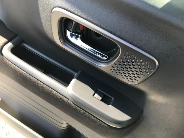 N-BOXカスタム ターボ ターボ 両側パワースライドドア パドルシフト 運転席・助手席シートヒーター ロールサンシェード シートバックテーブル Honda SENSING LEDヘッドライト 15インチAW USBポート(41枚目)