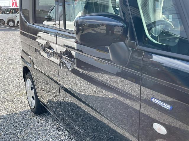 スペーシア ハイブリッドＧ　両側スライドドア　ステアリングスイッチ　キーレスプッシュスタートシステム　電動格納式リモコンドアミラー　マルチインフォメーションディスプレイ　オートライト　フルオートエアコン　アイドリングストップ（13枚目）