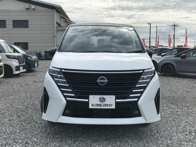 セレナ ｅ－４ＯＲＣＥ　ハイウェイスターＶ　９インチディスプレイオーディオ　バックビューモニター　７人乗り　ヒーター付シート〈前席、セカンド（左右）〉　ロールサンシェード　両側電動スライドドア　ＬＥＤ　プロパイロット　有料色（3枚目）