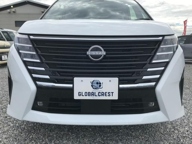 セレナ ｅ－４ＯＲＣＥ　ハイウェイスターＶ　９インチディスプレイオーディオ　バックビューモニター　７人乗り　ヒーター付シート〈前席、セカンド（左右）〉　ロールサンシェード　両側電動スライドドア　ＬＥＤ　プロパイロット　有料色（11枚目）