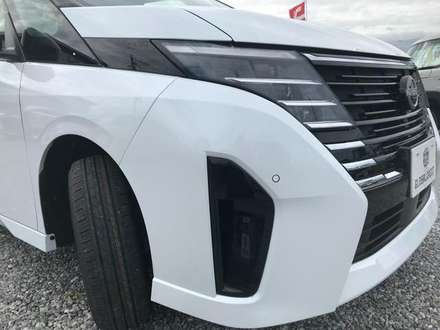 セレナ ｅ－４ＯＲＣＥ　ハイウェイスターＶ　９インチディスプレイオーディオ　バックビューモニター　７人乗り　ヒーター付シート〈前席、セカンド（左右）〉　ロールサンシェード　両側電動スライドドア　ＬＥＤ　プロパイロット　有料色（12枚目）