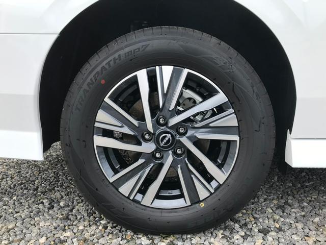 セレナ ｅ－４ＯＲＣＥ　ハイウェイスターＶ　９インチディスプレイオーディオ　バックビューモニター　７人乗り　ヒーター付シート〈前席、セカンド（左右）〉　ロールサンシェード　両側電動スライドドア　ＬＥＤ　プロパイロット　有料色（22枚目）