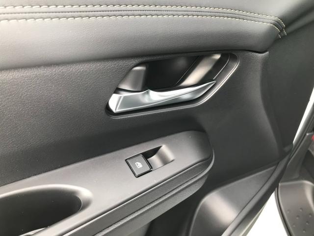 セレナ ｅ－４ＯＲＣＥ　ハイウェイスターＶ　９インチディスプレイオーディオ　バックビューモニター　７人乗り　ヒーター付シート〈前席、セカンド（左右）〉　ロールサンシェード　両側電動スライドドア　ＬＥＤ　プロパイロット　有料色（43枚目）