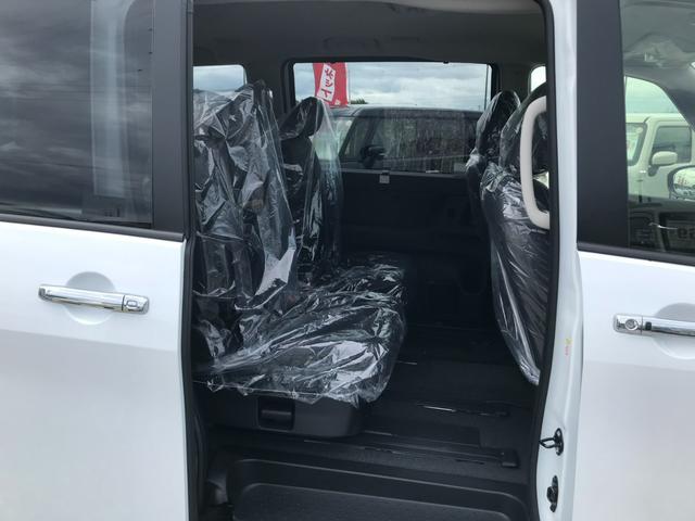 セレナ ｅ－４ＯＲＣＥ　ハイウェイスターＶ　９インチディスプレイオーディオ　バックビューモニター　７人乗り　ヒーター付シート〈前席、セカンド（左右）〉　ロールサンシェード　両側電動スライドドア　ＬＥＤ　プロパイロット　有料色（50枚目）