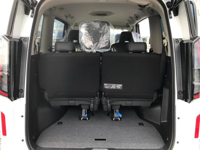 セレナ ｅ－４ＯＲＣＥ　ハイウェイスターＶ　９インチディスプレイオーディオ　バックビューモニター　７人乗り　ヒーター付シート〈前席、セカンド（左右）〉　ロールサンシェード　両側電動スライドドア　ＬＥＤ　プロパイロット　有料色（55枚目）