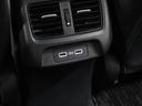 ＵＳＢチャージャーは後席用にも設置されています。長時間のドライブも安心です♪
