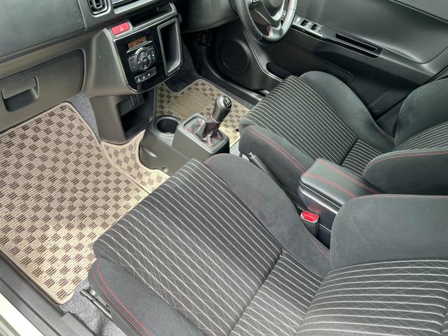 ワークス６６０　５速ミッション／スマートキー／ＲＥＣＡＲＯ　５速ミッション／スマートキー／ＲＥＣＡＲＯシート／４連メーター／社外１５インチアルミ／プッシュスタート／ＥＴＣ／ターボ／ＨＩＤヘッドライト／フォグランプパワーウィンドウ／オートライト／オートエアコン(49枚目)