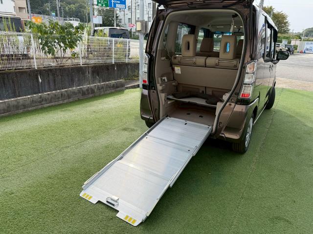 Ｎ－ＢＯＸ＋ Ｇ・Ｌパッケージ　車椅子積載仕様／リモコン付き電動ウィンチ　両側スライドドア／社外ナビ／地デジ／スマートキー／プッシュスタート／盗難防止／車椅子積載仕様／リモコン付き電動ウィンチ／ＥＴＣ／ヘッドライトレベライザー／横滑り防止／オートエアコン／パワーウィンドウ（9枚目）