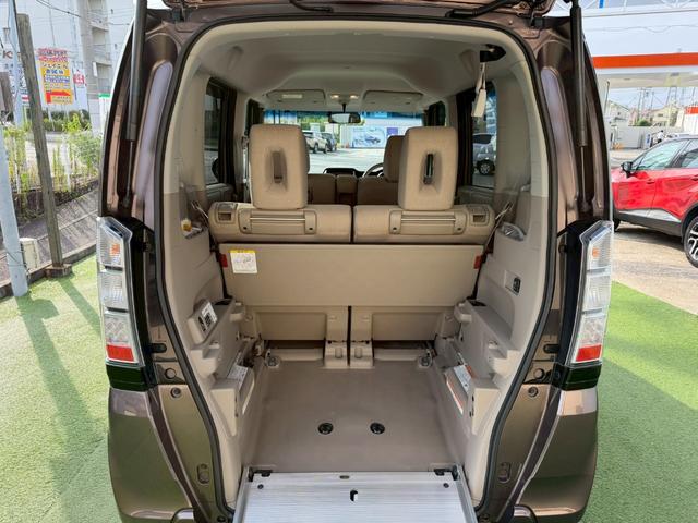 Ｎ－ＢＯＸ＋ Ｇ・Ｌパッケージ　車椅子積載仕様／リモコン付き電動ウィンチ　両側スライドドア／社外ナビ／地デジ／スマートキー／プッシュスタート／盗難防止／車椅子積載仕様／リモコン付き電動ウィンチ／ＥＴＣ／ヘッドライトレベライザー／横滑り防止／オートエアコン／パワーウィンドウ（16枚目）