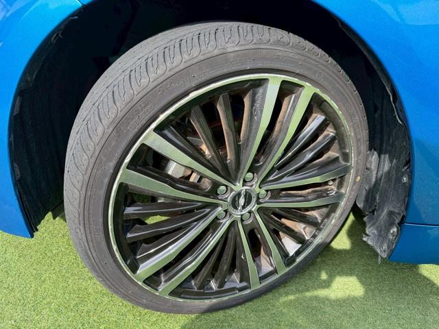 カローラツーリング 2000リミテッド 衝突軽減/ナビ/Bカメラ/スマートキー 衝突軽減ブレーキ/純正ナビ/バックカメラ/スマートキー/クルーズコントロール/シャイン18インチアルミ/シートヒーター/プッシュスタート/ETC/LEDライト/フォグ/パドルシフト/障害物センサー(21枚目)