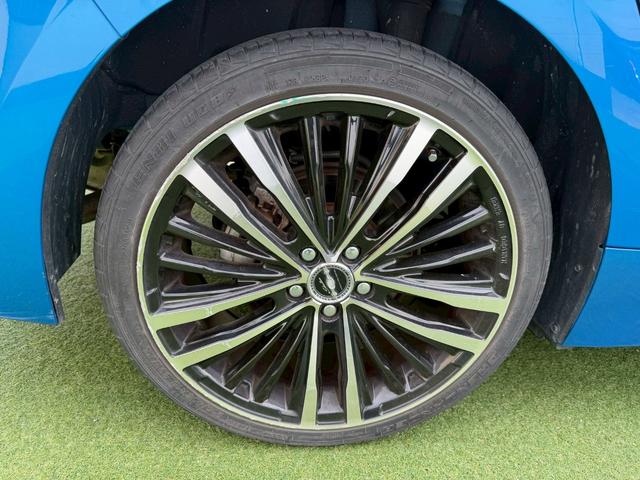 カローラツーリング 2000リミテッド 衝突軽減/ナビ/Bカメラ/スマートキー 衝突軽減ブレーキ/純正ナビ/バックカメラ/スマートキー/クルーズコントロール/シャイン18インチアルミ/シートヒーター/プッシュスタート/ETC/LEDライト/フォグ/パドルシフト/障害物センサー(35枚目)