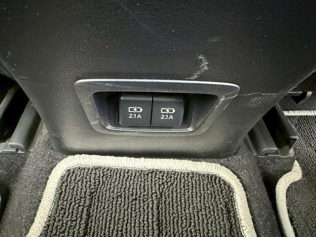 カローラツーリング 2000リミテッド 衝突軽減/ナビ/Bカメラ/スマートキー 衝突軽減ブレーキ/純正ナビ/バックカメラ/スマートキー/クルーズコントロール/シャイン18インチアルミ/シートヒーター/プッシュスタート/ETC/LEDライト/フォグ/パドルシフト/障害物センサー(54枚目)