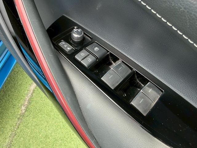 カローラツーリング 2000リミテッド 衝突軽減/ナビ/Bカメラ/スマートキー 衝突軽減ブレーキ/純正ナビ/バックカメラ/スマートキー/クルーズコントロール/シャイン18インチアルミ/シートヒーター/プッシュスタート/ETC/LEDライト/フォグ/パドルシフト/障害物センサー(55枚目)