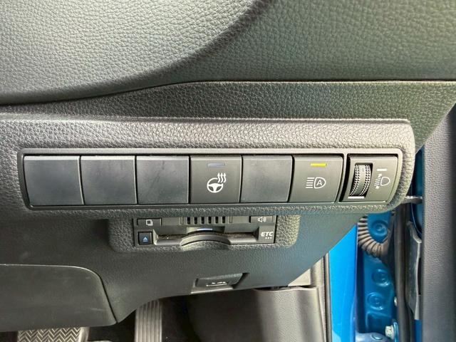 カローラツーリング 2000リミテッド 衝突軽減/ナビ/Bカメラ/スマートキー 衝突軽減ブレーキ/純正ナビ/バックカメラ/スマートキー/クルーズコントロール/シャイン18インチアルミ/シートヒーター/プッシュスタート/ETC/LEDライト/フォグ/パドルシフト/障害物センサー(56枚目)