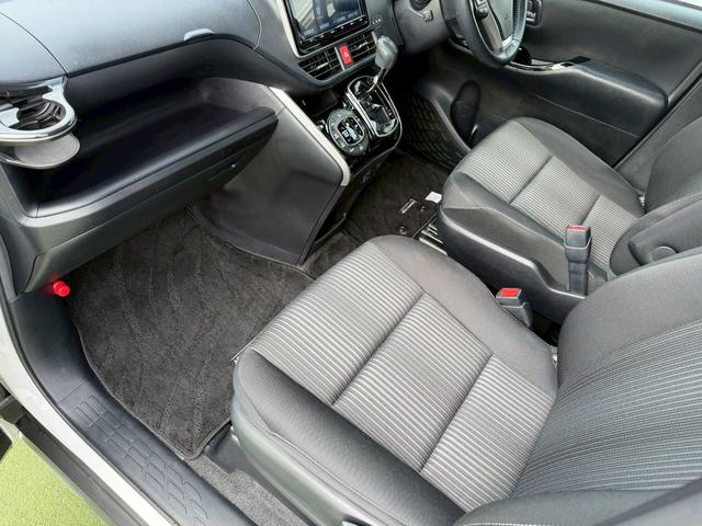 ヴォクシー ＺＳ　煌ＩＩ　衝突軽減／両側パワスラ／純正ナビ／バックカメラ　衝突軽減ブレーキ／両側パワースライドドア／純正ナビ／バックカメラ／スマートキー／クルーズコントロール／純正１６インチアルミ／後席モニター／ＥＴＣ／地デジ／ＬＥＤヘッドライト／フォグランプ／ラプター塗装（47枚目）