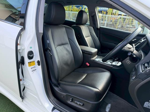 世界初のドライバーモニター付プリクラッシュセーフティシステム（ミリ波レーダー方式）」を設定、さらに、カーナビゲーションとの連動により高度な運転支援を実現するなど、世界トップレベルの性能を備えている。