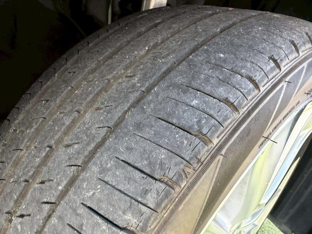 遠方でご来店出来ないお客様もご安心下さい。車の詳細、乗り換え相談、ローン審査もリモートでご対応させて頂きます。ＬＩＮＥ等で画像もお送り致しますのでご自宅からご購入が可能です