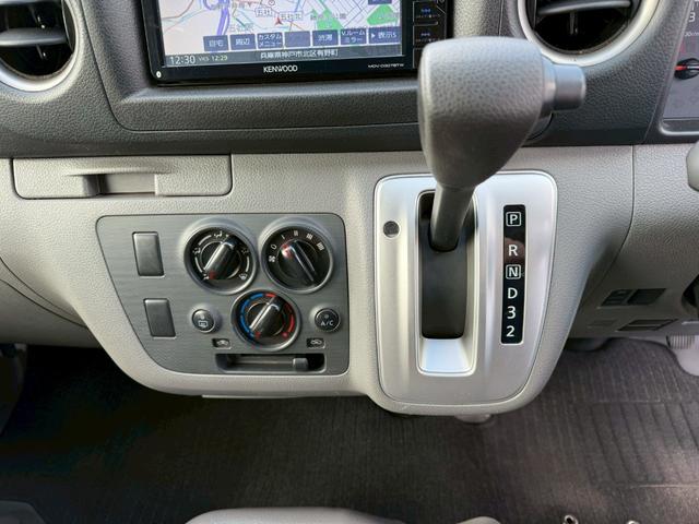 ＮＶ３５０キャラバンバン ロングＤＸディーゼルターボ　衝突軽減／純正ナビ／バックカメラ　衝突軽減ブレーキ／純正ナビ／バックカメラ／パワーウィンドウ／ディーゼルターボ／両側スライドドア／キーレス／ＥＴＣ／地デジ／６人乗り／ヘッドライトレベライザー／Ｂｌｕｅｔｏｏｔｈ／フルフラット／ＡＢＳ（11枚目）