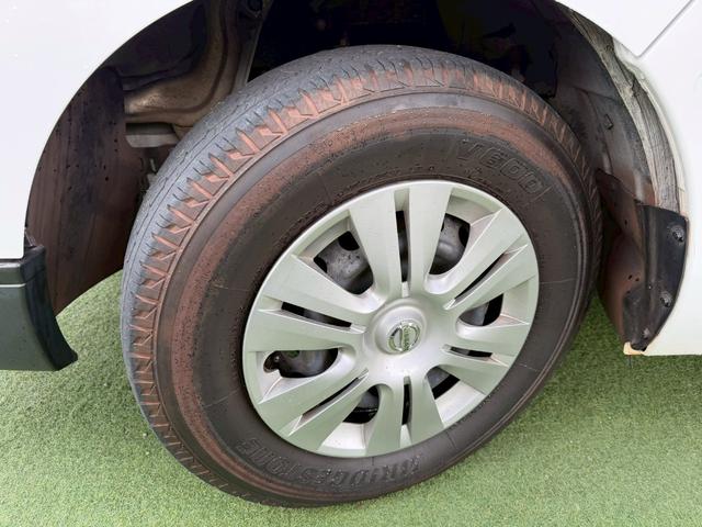 ＮＶ３５０キャラバンバン ロングＤＸディーゼルターボ　衝突軽減／純正ナビ／バックカメラ　衝突軽減ブレーキ／純正ナビ／バックカメラ／パワーウィンドウ／ディーゼルターボ／両側スライドドア／キーレス／ＥＴＣ／地デジ／６人乗り／ヘッドライトレベライザー／Ｂｌｕｅｔｏｏｔｈ／フルフラット／ＡＢＳ（21枚目）