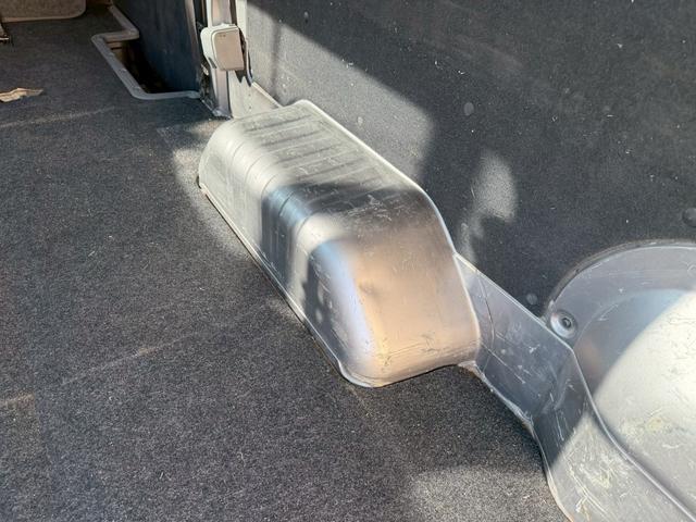 ＮＶ３５０キャラバンバン ロングＤＸ　両側スライドドア／パワーウィンドウ／キーレス　両側スライドドア／パワーウィンドウ／キーレス／ＥＴＣ／社外１５インチアルミ／６人乗り／ヘッドライトレベライザー／ＬＥＤヘッドライト／フルフラット／エアバック／パワステ／エアコン（56枚目）