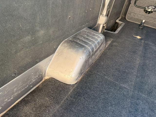 ＮＶ３５０キャラバンバン ロングＤＸ　両側スライドドア／パワーウィンドウ／キーレス　両側スライドドア／パワーウィンドウ／キーレス／ＥＴＣ／社外１５インチアルミ／６人乗り／ヘッドライトレベライザー／ＬＥＤヘッドライト／フルフラット／エアバック／パワステ／エアコン（57枚目）