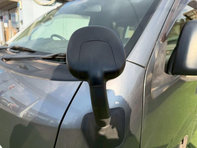 NV350キャラバンバン ロングDX 衝突軽減ブレーキ/9人乗り/ナビ/バックカメラ 衝突軽減ブレーキ/9人乗り/純正ナビ/バックカメラ/パワーウィンドウ/キーレス/地デジ/ETC/3列シート/スライドドア/ヘッドライトレベライザー/Bluetooth搭載/横滑り防止装置/フルフラット(40枚目)