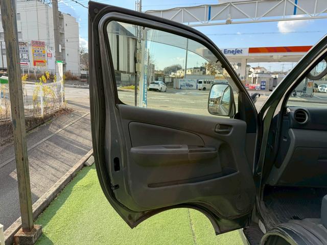 NV350キャラバンバン ロングDX 衝突軽減ブレーキ/9人乗り/ナビ/バックカメラ 衝突軽減ブレーキ/9人乗り/純正ナビ/バックカメラ/パワーウィンドウ/キーレス/地デジ/ETC/3列シート/スライドドア/ヘッドライトレベライザー/Bluetooth搭載/横滑り防止装置/フルフラット(44枚目)