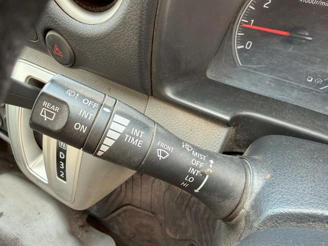 NV350キャラバンバン ロングDX 衝突軽減ブレーキ/9人乗り/ナビ/バックカメラ 衝突軽減ブレーキ/9人乗り/純正ナビ/バックカメラ/パワーウィンドウ/キーレス/地デジ/ETC/3列シート/スライドドア/ヘッドライトレベライザー/Bluetooth搭載/横滑り防止装置/フルフラット(59枚目)