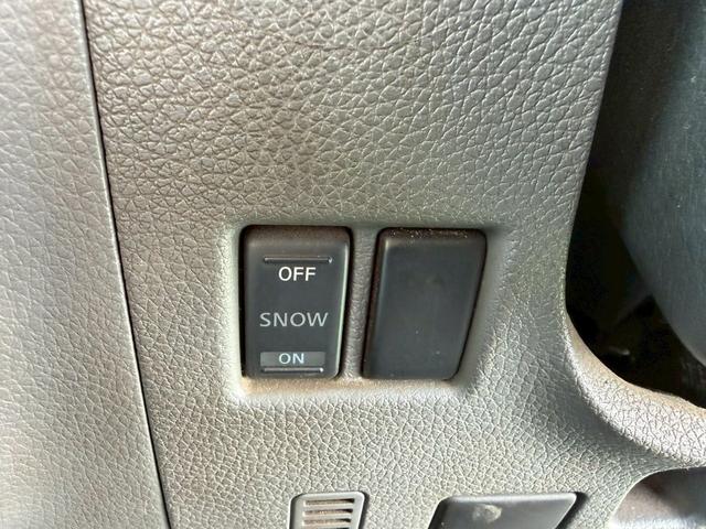 NV350キャラバンバン ロングDX 衝突軽減ブレーキ/9人乗り/ナビ/バックカメラ 衝突軽減ブレーキ/9人乗り/純正ナビ/バックカメラ/パワーウィンドウ/キーレス/地デジ/ETC/3列シート/スライドドア/ヘッドライトレベライザー/Bluetooth搭載/横滑り防止装置/フルフラット(60枚目)