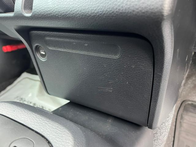UL サクシード 運転席パワーウィンドウ 1500cc ブラック 鉄チンホイール 電動格納ミラー ベンチシート 純正オーディオ フルフラット(28枚目)