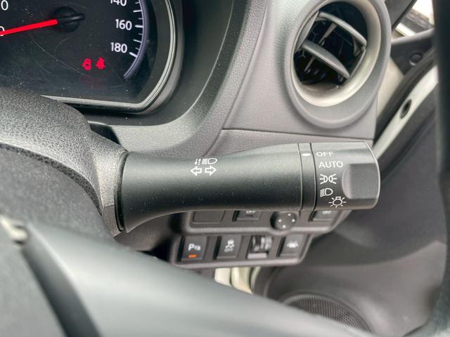 ノート Ｘ　衝突軽減ブレーキ・クリアランスソナー・プッシュスタート・オーディオ・ＣＤ・ＦＭ・ＡＭ・横滑り防止装置・ヘッドライトレベライザー・パワーウインドウ・盗難防止（25枚目）