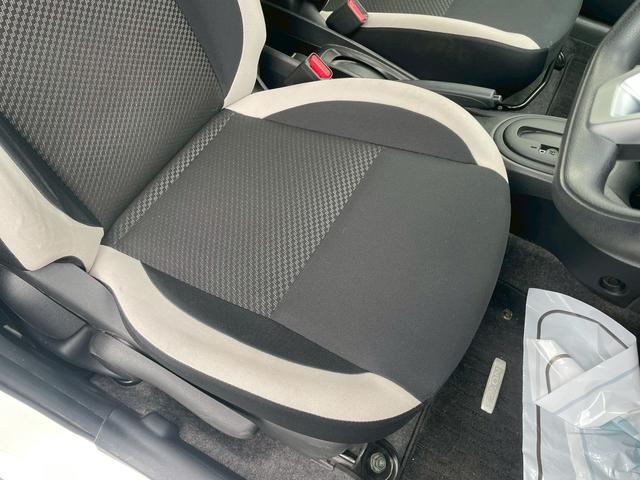 ノート Ｘ　衝突軽減ブレーキ・クリアランスソナー・プッシュスタート・オーディオ・ＣＤ・ＦＭ・ＡＭ・横滑り防止装置・ヘッドライトレベライザー・パワーウインドウ・盗難防止（32枚目）