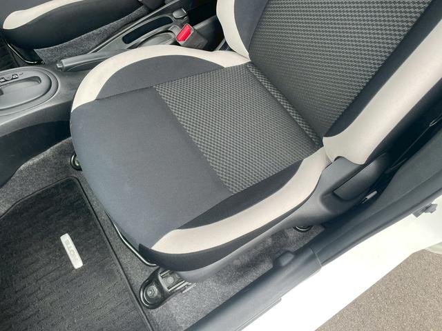 ノート Ｘ　衝突軽減ブレーキ・クリアランスソナー・プッシュスタート・オーディオ・ＣＤ・ＦＭ・ＡＭ・横滑り防止装置・ヘッドライトレベライザー・パワーウインドウ・盗難防止（44枚目）