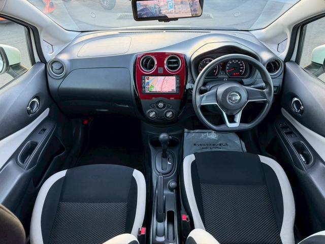 ノート Ｘ　アラウンドビューモニター　障害物センサー　衝突軽減ブレーキ　レーンキープアシスト　ＥＴＣ　Ｂｌｕｅｔｏｏｔｈ　オートライト　ＣＤ・ＤＶＤ　アイドリングストップ　横滑り防止機能　スマートキー（21枚目）