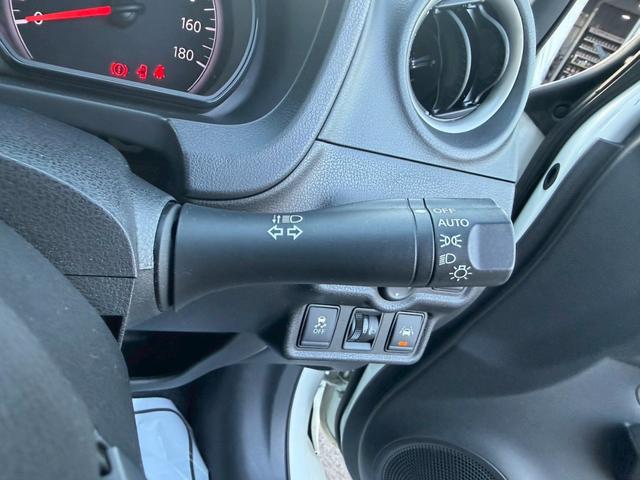 ノート Ｘ　アラウンドビューモニター　障害物センサー　衝突軽減ブレーキ　レーンキープアシスト　ＥＴＣ　Ｂｌｕｅｔｏｏｔｈ　オートライト　ＣＤ・ＤＶＤ　アイドリングストップ　横滑り防止機能　スマートキー（25枚目）