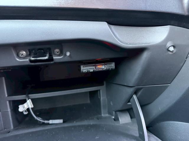 ノート Ｘ　アラウンドビューモニター　障害物センサー　衝突軽減ブレーキ　レーンキープアシスト　ＥＴＣ　Ｂｌｕｅｔｏｏｔｈ　オートライト　ＣＤ・ＤＶＤ　アイドリングストップ　横滑り防止機能　スマートキー（42枚目）