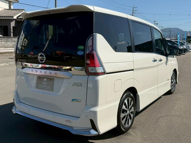 セレナ ハイウェイスター　Ｖセレクション　インテリジェントルームミラー　アラウンドビューモニター　プロパイロット　エマージェンシーブレーキ　インパル前後スポイラー　両側パワースライドドア　Ｂｌｕｅｔｏｏｔｈ機能　ステアリングリモコン（11枚目）