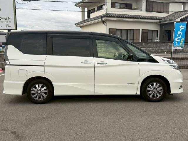 セレナ ｅ－パワー　ハイウェイスターＶ　クルーズコントロール　全周囲カメラ　ステアリングリモコン　両側パワースライドドア　バックカメラ　フルセグ　ＤＶＤ／ＣＤ　衝突軽減ブレーキ　障害物センサー　パーキングアシスト　スマートキー電動格納ミラー（15枚目）