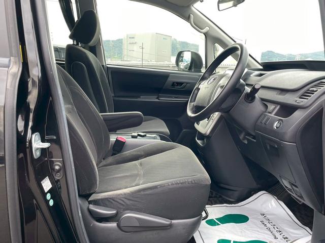 ヴォクシー X Lエディション 車両品質評価書付 フリップダウンモニター 両側パワースライドドア Bluetooth機能 バックカメラ ETC テレビ機能 オートライト ステアリングリモコン スマートキー ナビ機能 電動格納ミラー(45枚目)