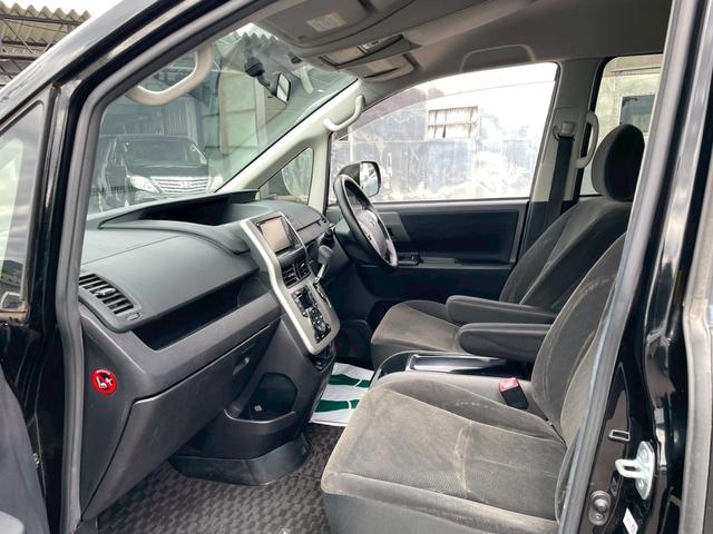 ヴォクシー X Lエディション 車両品質評価書付 フリップダウンモニター 両側パワースライドドア Bluetooth機能 バックカメラ ETC テレビ機能 オートライト ステアリングリモコン スマートキー ナビ機能 電動格納ミラー(71枚目)