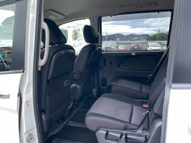 セレナ e-パワー ハイウェイスターV 車両品質評価書付 アラウンドビューモニター ステアリングヒーター 両側パワースライドドア シートヒーター ステアリングリモコン エマージェンシーブレーキ Bluetooth クルーズコントロール(70枚目)