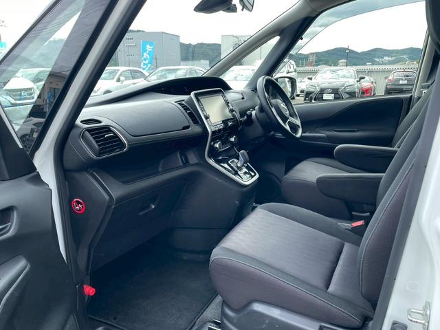 セレナ e-パワー ハイウェイスターV 車両品質評価書付 アラウンドビューモニター ステアリングヒーター 両側パワースライドドア シートヒーター ステアリングリモコン エマージェンシーブレーキ Bluetooth クルーズコントロール(75枚目)