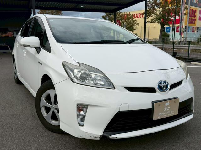 プリウス Ｓ　車両品質評価書付／バックカメラ／スマートキー／スペアキー有り／オートライト／全席パワーウィンド―／シガーソケット／電動格納ミラー／エアコン機能／取説付き／ハイブリッド車／（10枚目）
