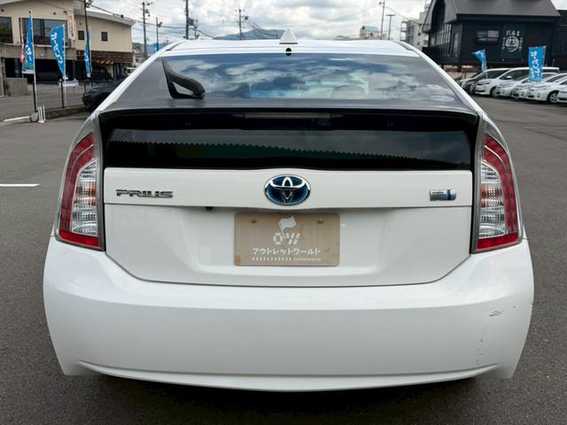 プリウス Ｓ　車両品質評価書付／バックカメラ／スマートキー／スペアキー有り／オートライト／全席パワーウィンド―／シガーソケット／電動格納ミラー／エアコン機能／取説付き／ハイブリッド車／（12枚目）