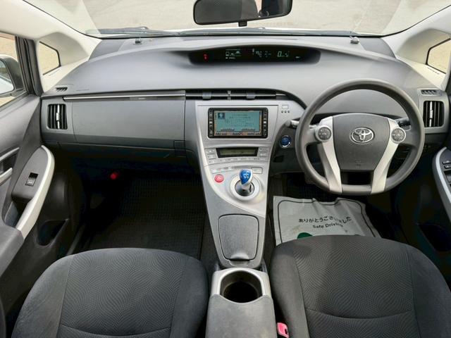 プリウス Ｓ　車両品質評価書付／バックカメラ／スマートキー／スペアキー有り／オートライト／全席パワーウィンド―／シガーソケット／電動格納ミラー／エアコン機能／取説付き／ハイブリッド車／（22枚目）