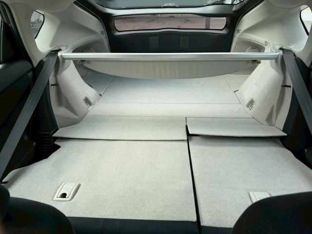 プリウス Ｓ　車両品質評価書付／バックカメラ／スマートキー／スペアキー有り／オートライト／全席パワーウィンド―／シガーソケット／電動格納ミラー／エアコン機能／取説付き／ハイブリッド車／（24枚目）