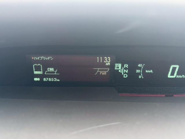 プリウス Ｓ　車両品質評価書付／バックカメラ／スマートキー／スペアキー有り／オートライト／全席パワーウィンド―／シガーソケット／電動格納ミラー／エアコン機能／取説付き／ハイブリッド車／（33枚目）